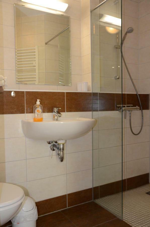 Ferienresidenz Am Strom Appartement Rostock Buitenkant foto