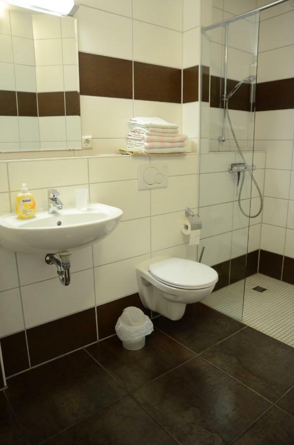 Ferienresidenz Am Strom Appartement Rostock Buitenkant foto